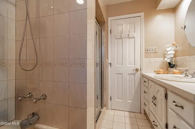 $400,000 | 8 Daisy Lane, Albany, NY 12211