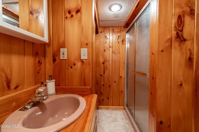 $400,000 | 8 Daisy Lane, Albany, NY 12211