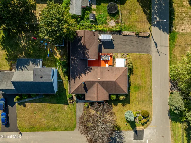 $400,000 | 8 Daisy Lane, Albany, NY 12211