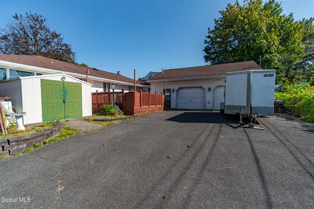 $400,000 | 8 Daisy Lane, Albany, NY 12211