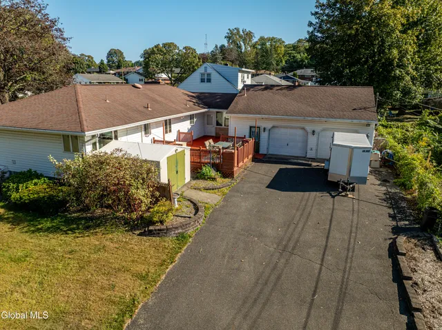 $400,000 | 8 Daisy Lane, Albany, NY 12211