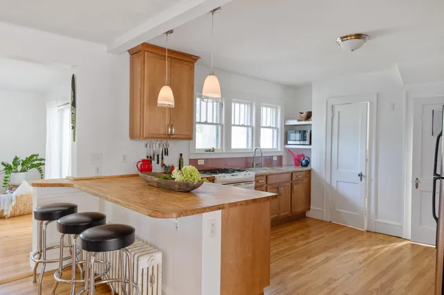 $699,999 | 115 Caroline Street, Burlington, VT 05401