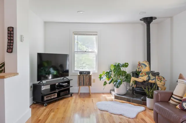 $699,999 | 115 Caroline Street, Burlington, VT 05401