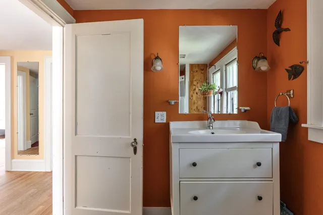 $699,999 | 115 Caroline Street, Burlington, VT 05401