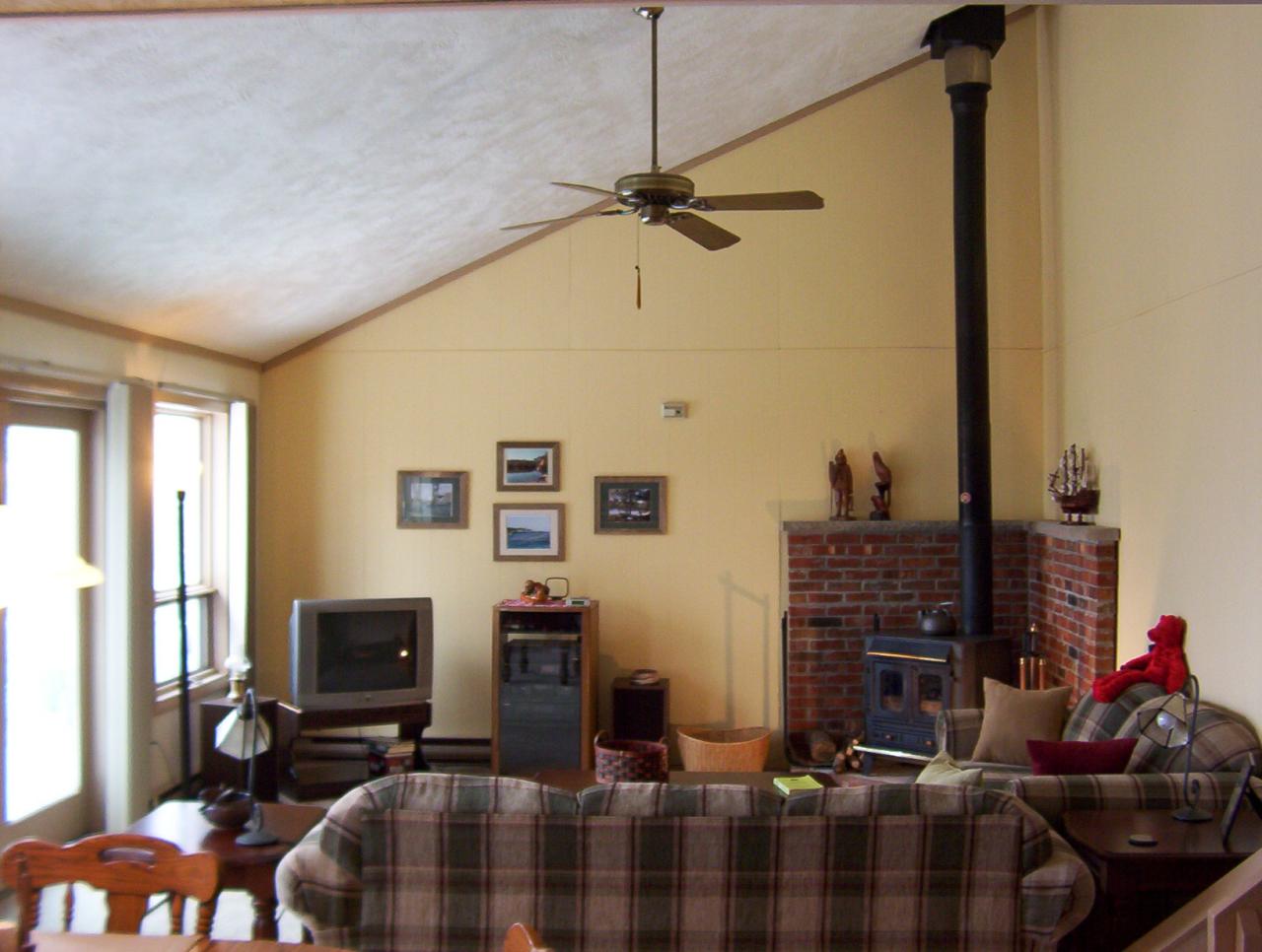 800 Beaver Dam Road Long Pond, PA 18334 - Photo 4 of 14 Living Room