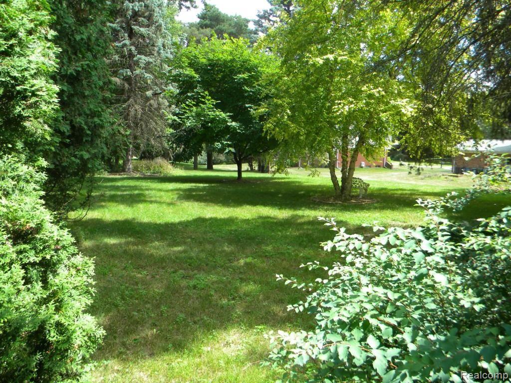 739 Lynndale Drive Rochester, MI 48309 - Photo 2 of 44 DSCN6385.jpg