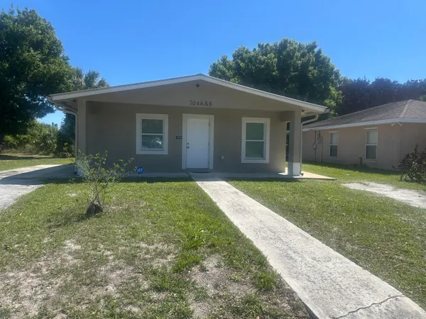 $1,900 | 704 North 18th Street, Unit B, Fort Pierce, FL 34950