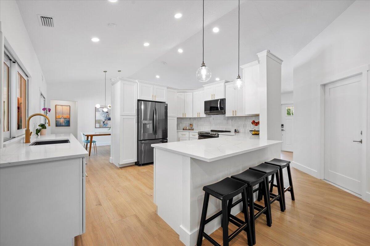 5776 Senegal Drive Jupiter, FL 33458 - Photo 15 of 57 breakfast bar