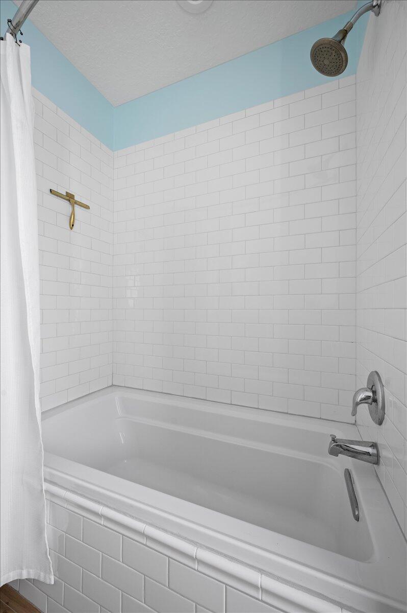 5776 Senegal Drive Jupiter, FL 33458 - Photo 30 of 57 tub shower combo