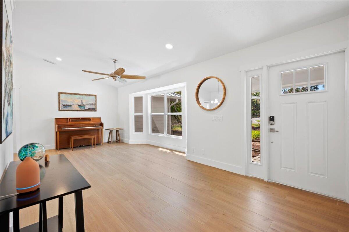 5776 Senegal Drive Jupiter, FL 33458 - Photo 9 of 57 foyer