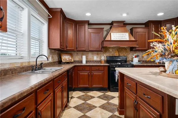 $205,000 | 13015 Highway 118, Florien, LA 71429