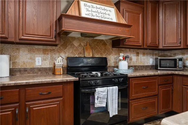 $210,000 | 13015 Highway 118, Florien, LA 71429