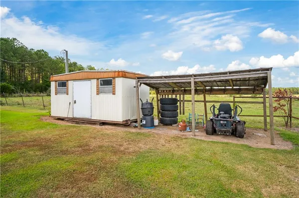 $205,000 | 13015 Highway 118, Florien, LA 71429