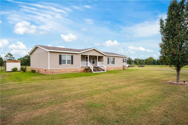 $210,000 | 13015 Highway 118, Florien, LA 71429