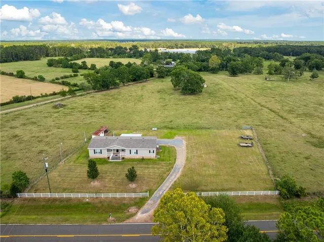 $210,000 | 13015 Highway 118, Florien, LA 71429