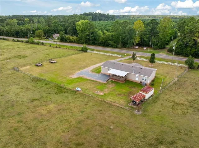 $210,000 | 13015 Highway 118, Florien, LA 71429