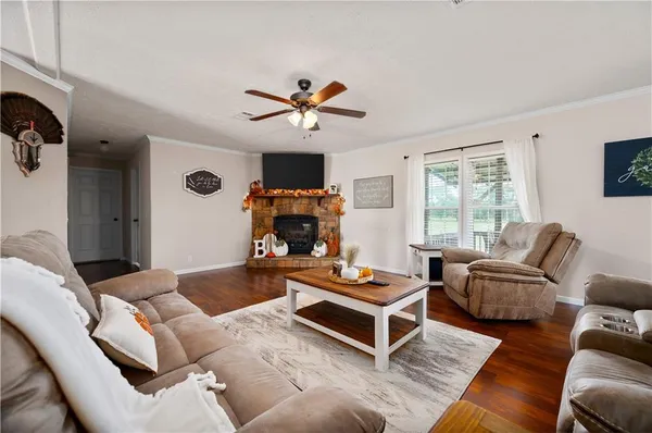 $205,000 | 13015 Highway 118, Florien, LA 71429