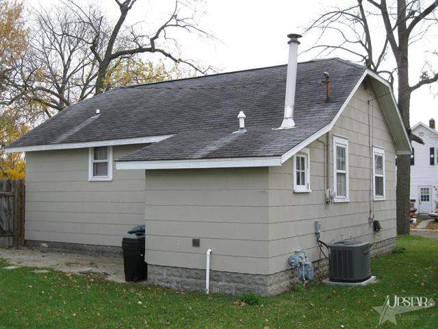 210 West Rugg Street Decatur, IN 46733 - Photo 3 of 13
