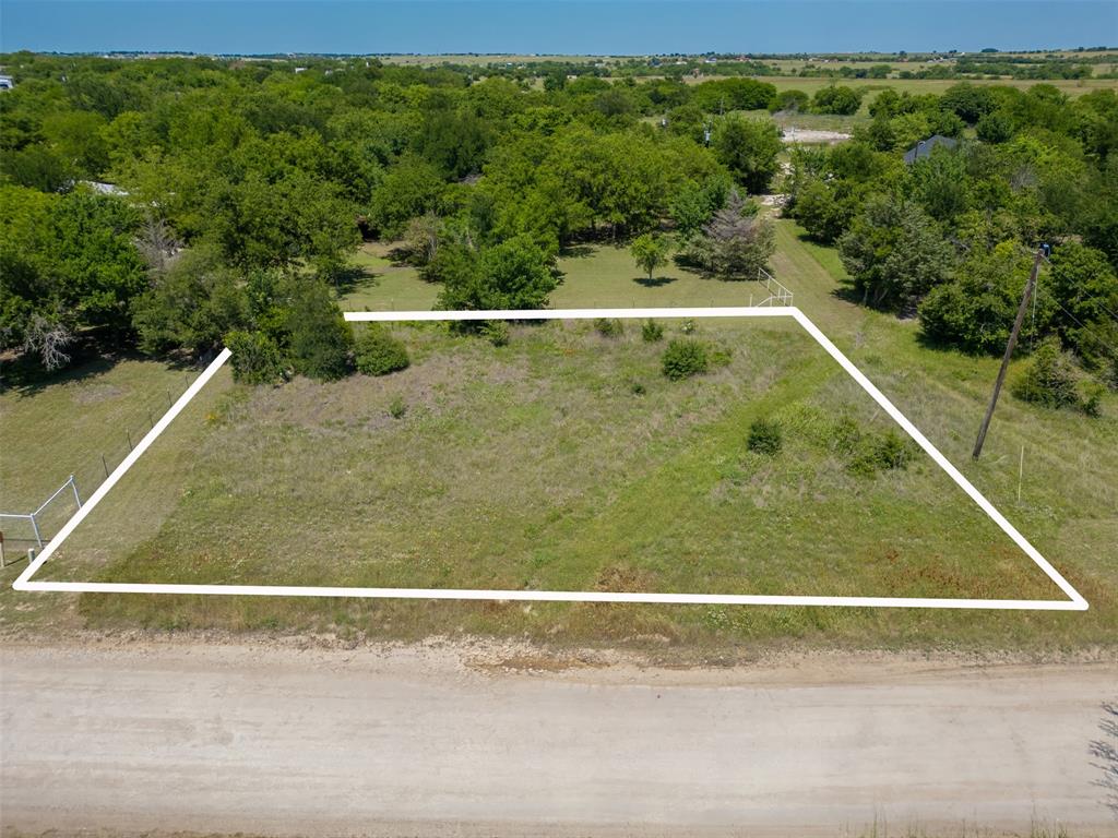 804 Private Road 4219 Decatur, TX 76234 - Photo 1 of 17 a view of a tennis court