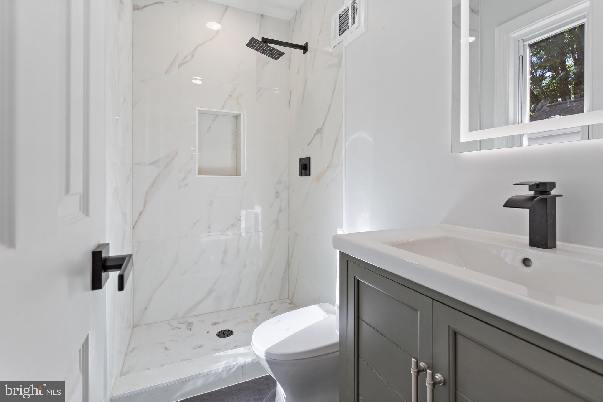 617 Greenbrier Drive Silver Spring, MD 20910 - Photo 50 of 70 Upstairs Bathroom #2