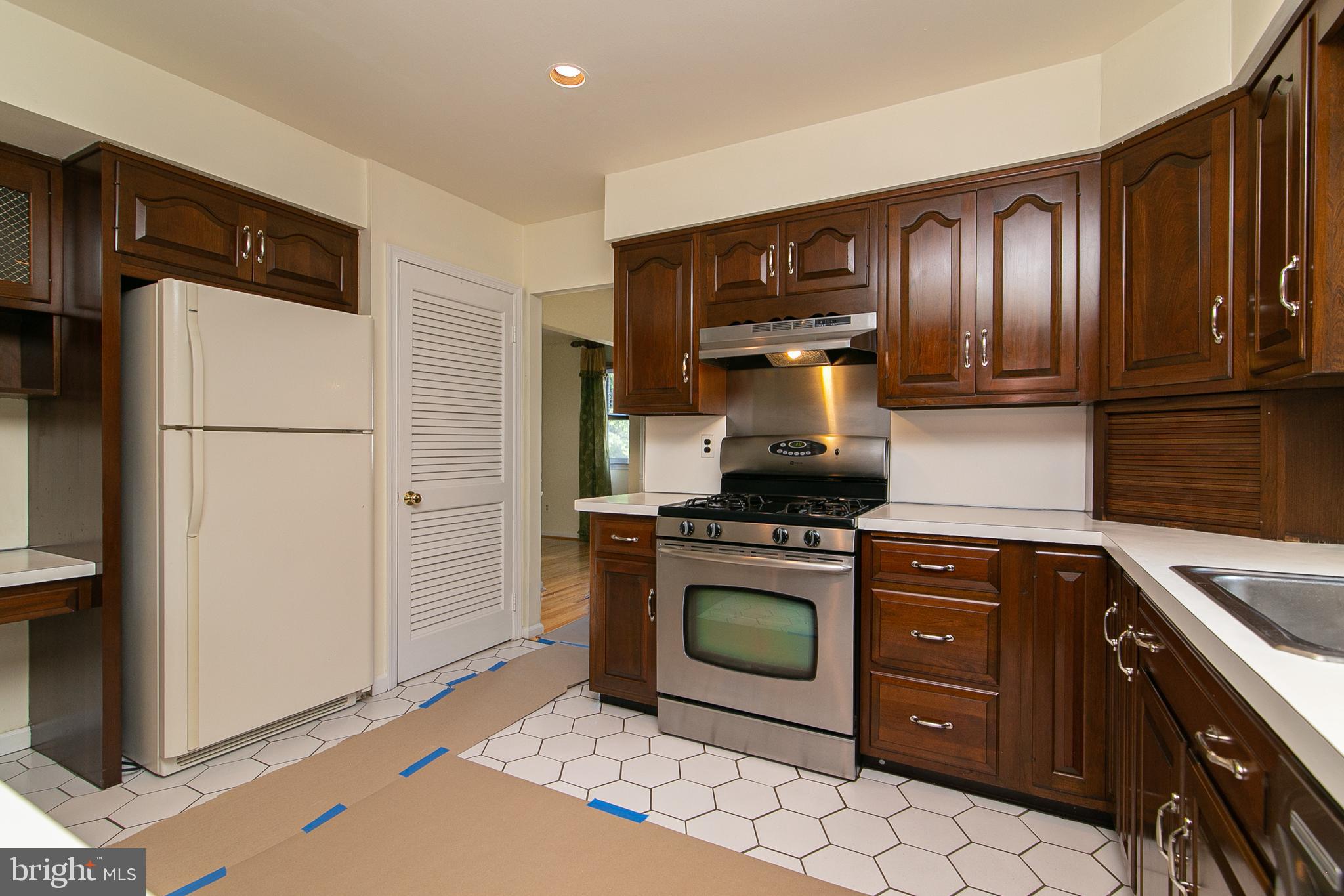 754 West Rolling Road Springfield, PA 19064 - Photo 19 of 53