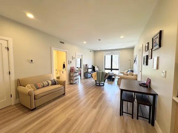 $3,800 | 1700 Dorchester Avenue, Unit 207, Boston, MA 02122
