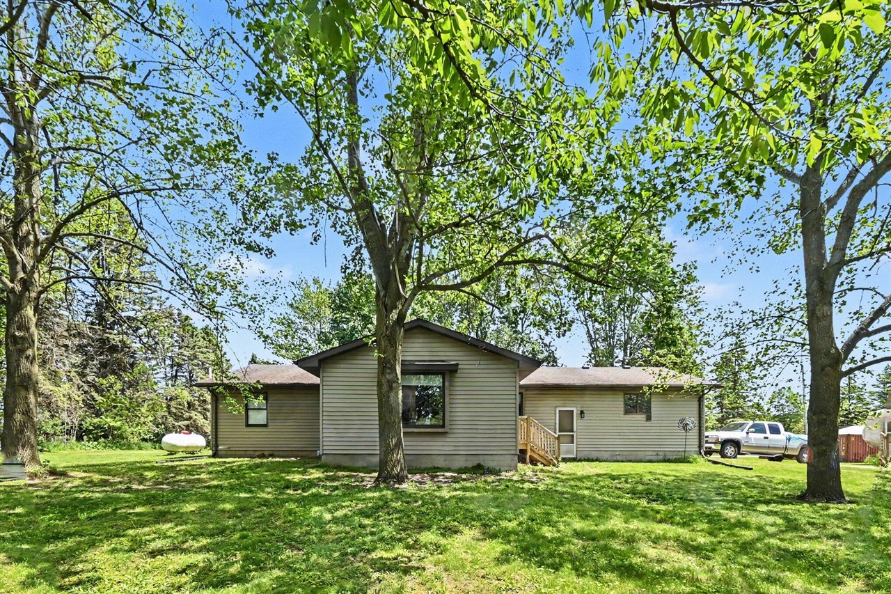 1691 North Michigan Road Eaton Rapids, MI 48827 - Photo 30 of 33