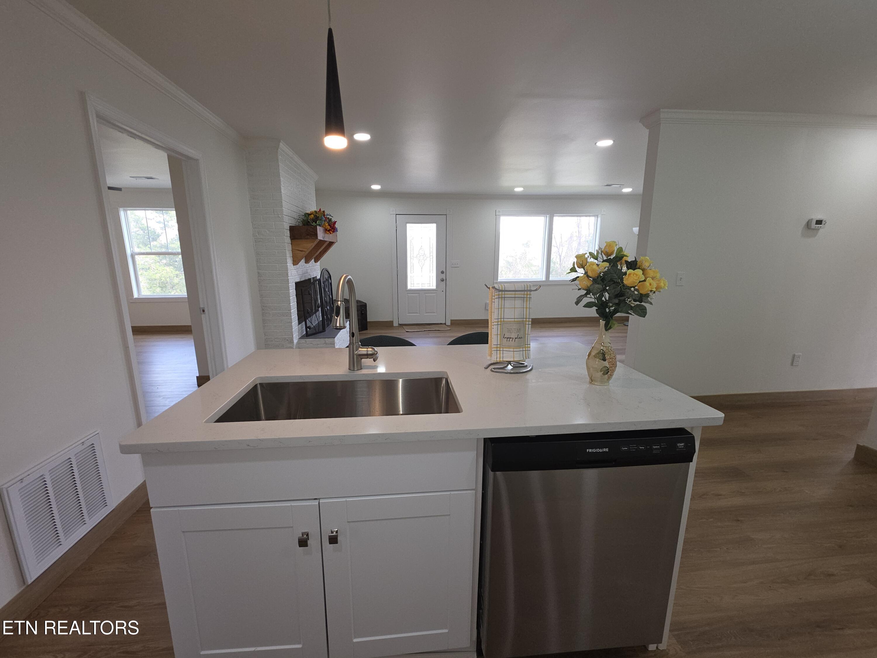 330 Wilson Hurst Street Tazewell, TN 37879 - Photo 9 of 26 20260403_164114