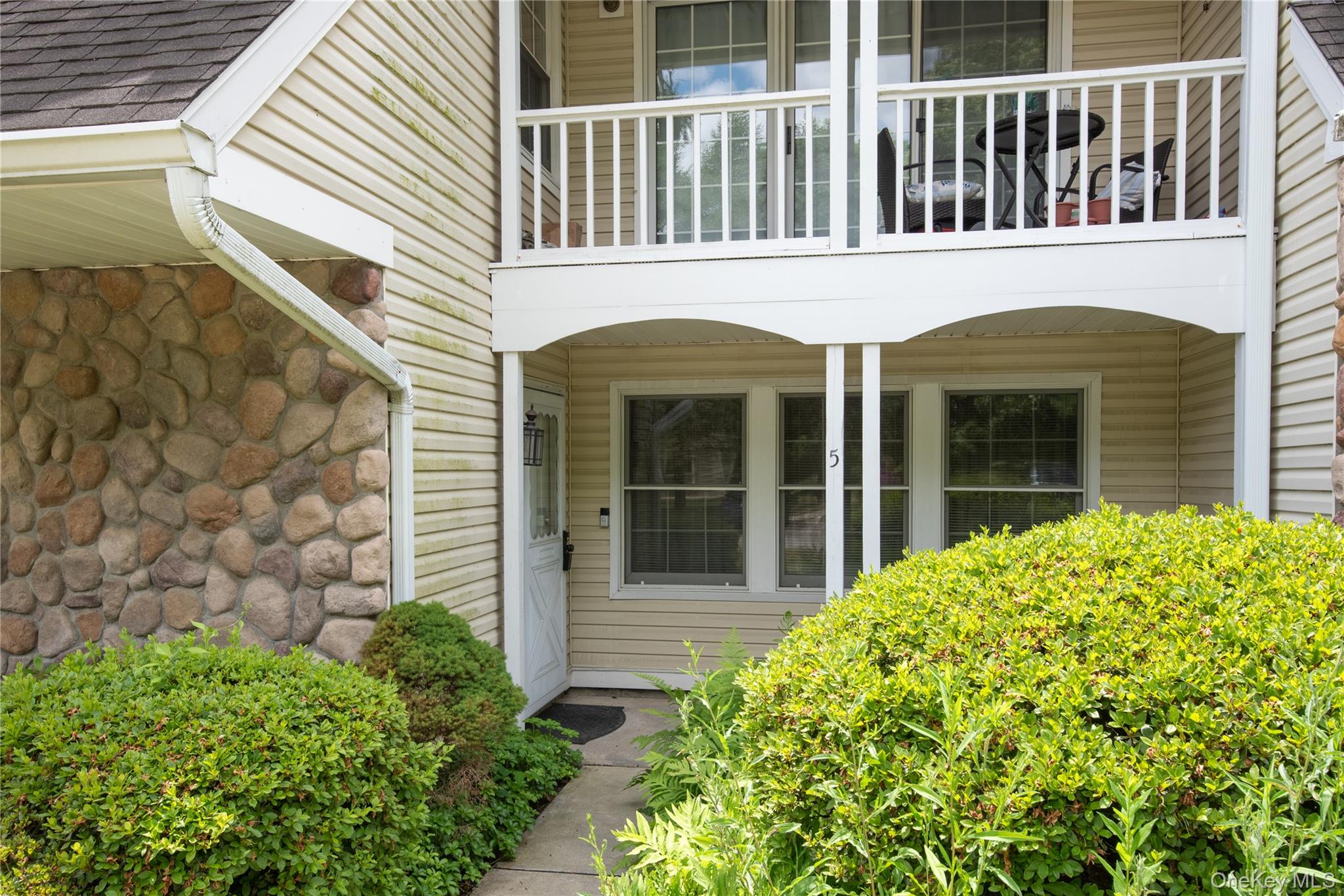 5 Spruce Ridge Drive, Unit 5 Fishkill, NY 12524 - Photo 2 of 28