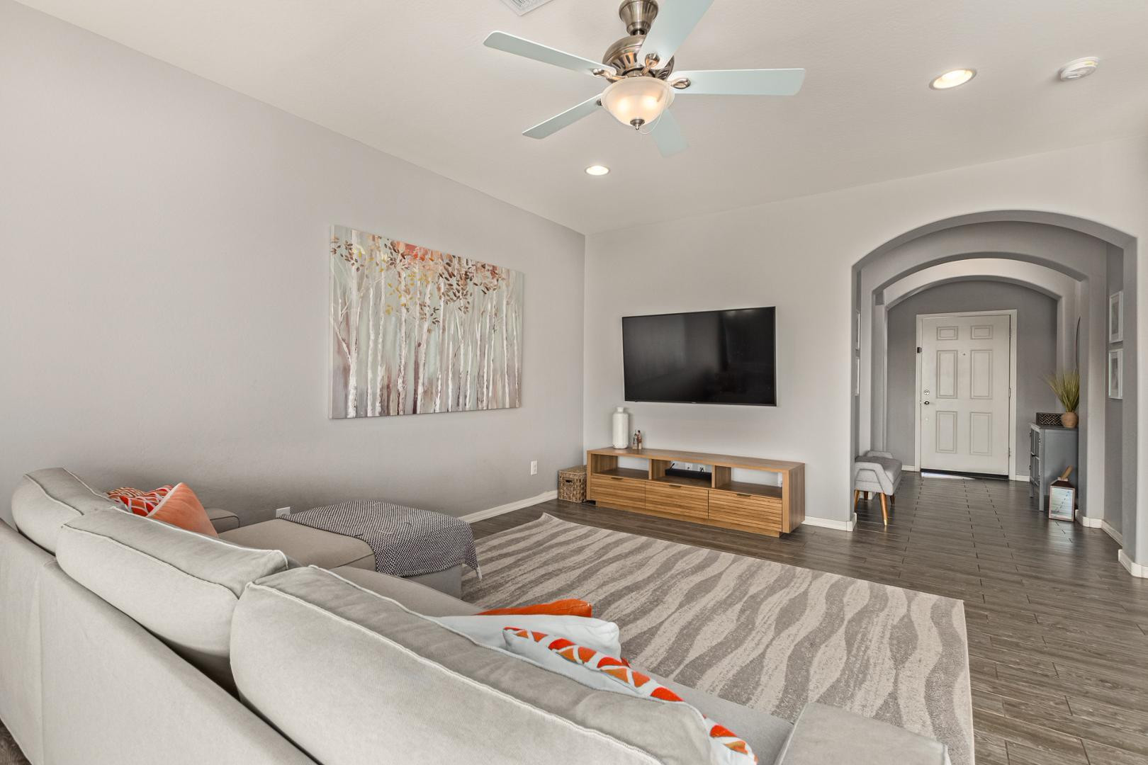 7919 South 8th Way Phoenix, AZ 85042 - Photo 7 of 46 Photo #7