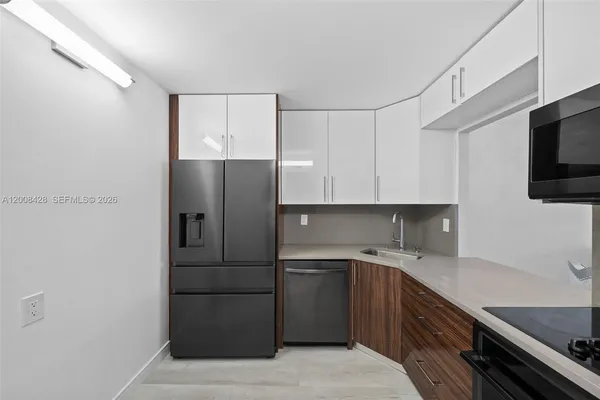 $2,200 | 2001 Atlantic Shores Boulevard, Unit 116, Hallandale Beach, FL 33009