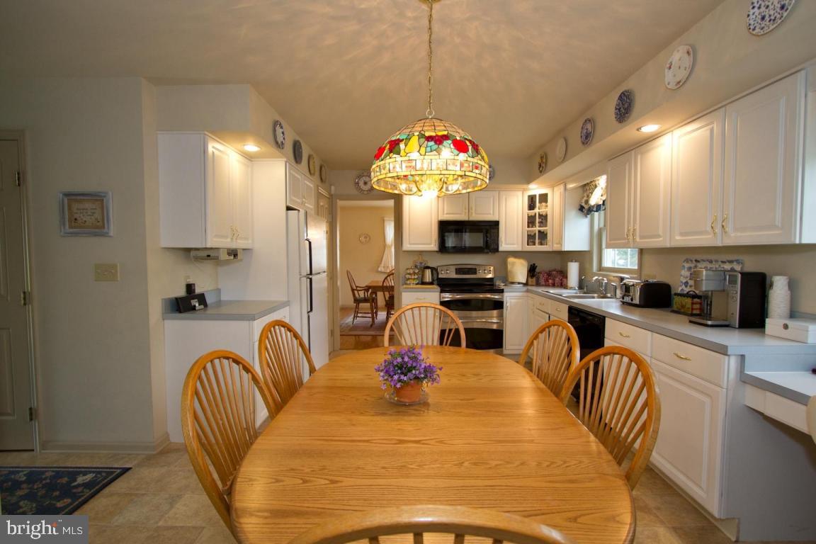 2 Wade Drive Lititz, PA 17543 - Photo 11 of 34