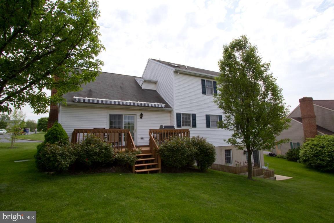 2 Wade Drive Lititz, PA 17543 - Photo 3 of 34