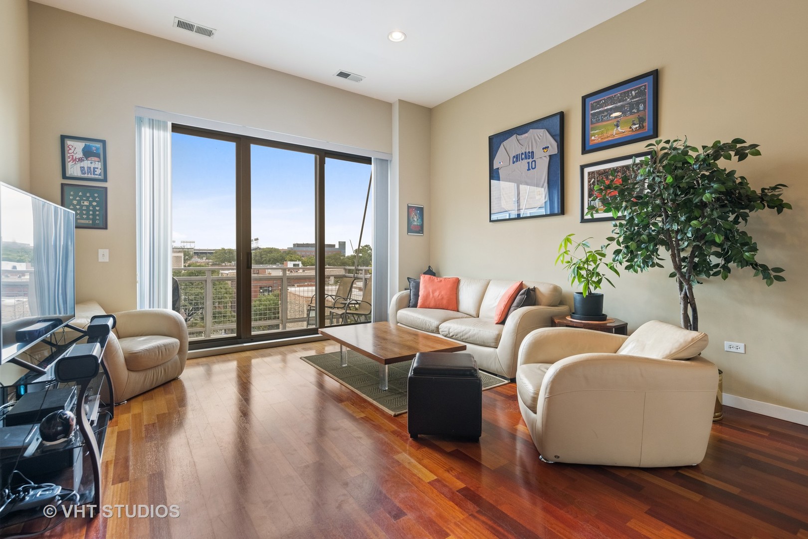 3920 North Sheridan Road, Unit 506 Chicago, IL 60613 - Photo 2 of 11