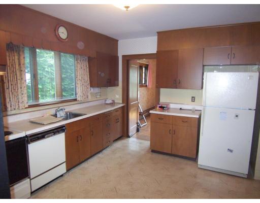 212 Warren Road Framingham, MA 01702 - Photo 3 of 12 Gallery Image 3