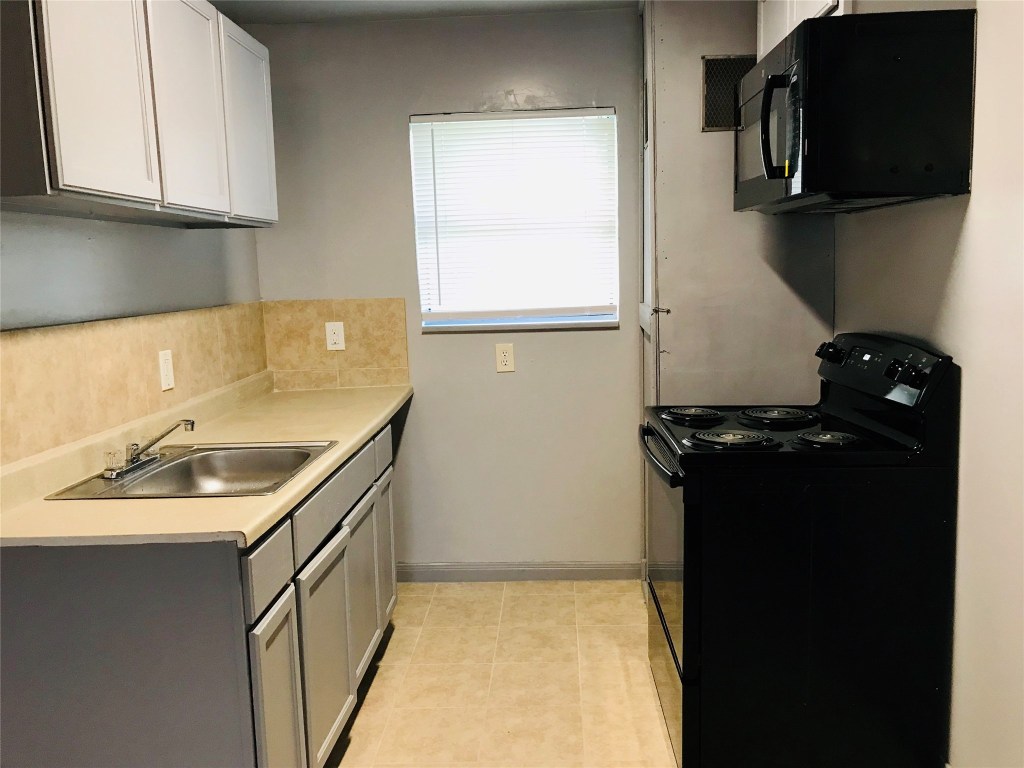 8717 Spaulding Street, Unit 3 Houston, TX 77016 - Photo 1 of 27