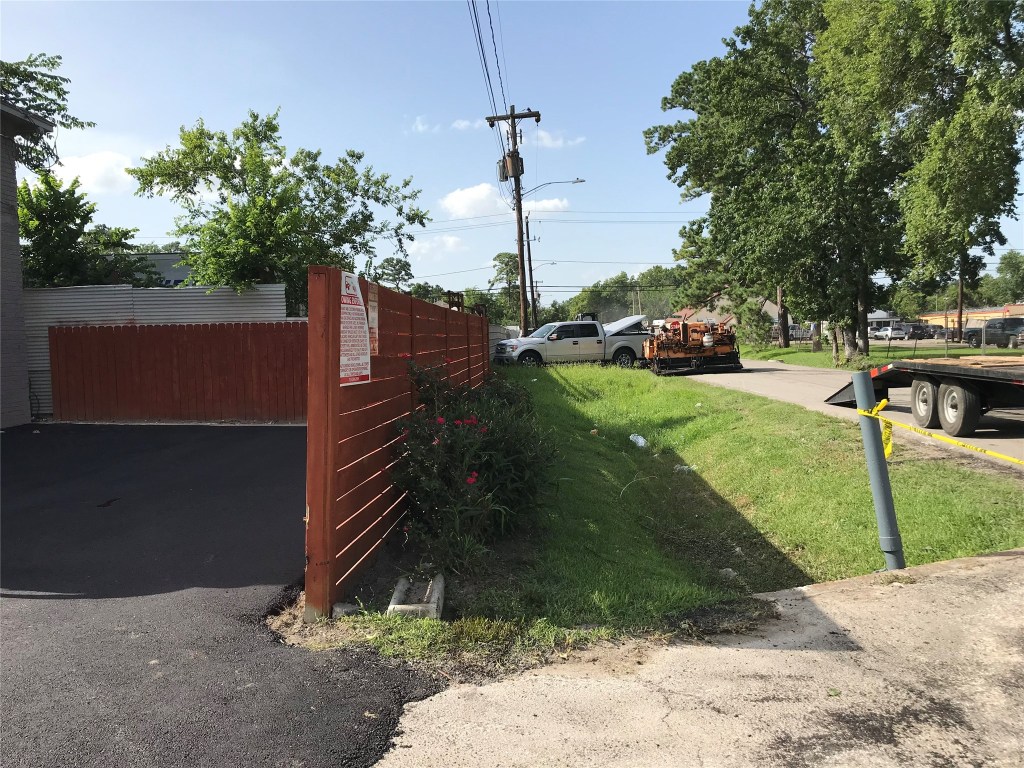 8717 Spaulding Street, Unit 3 Houston, TX 77016 - Photo 14 of 27