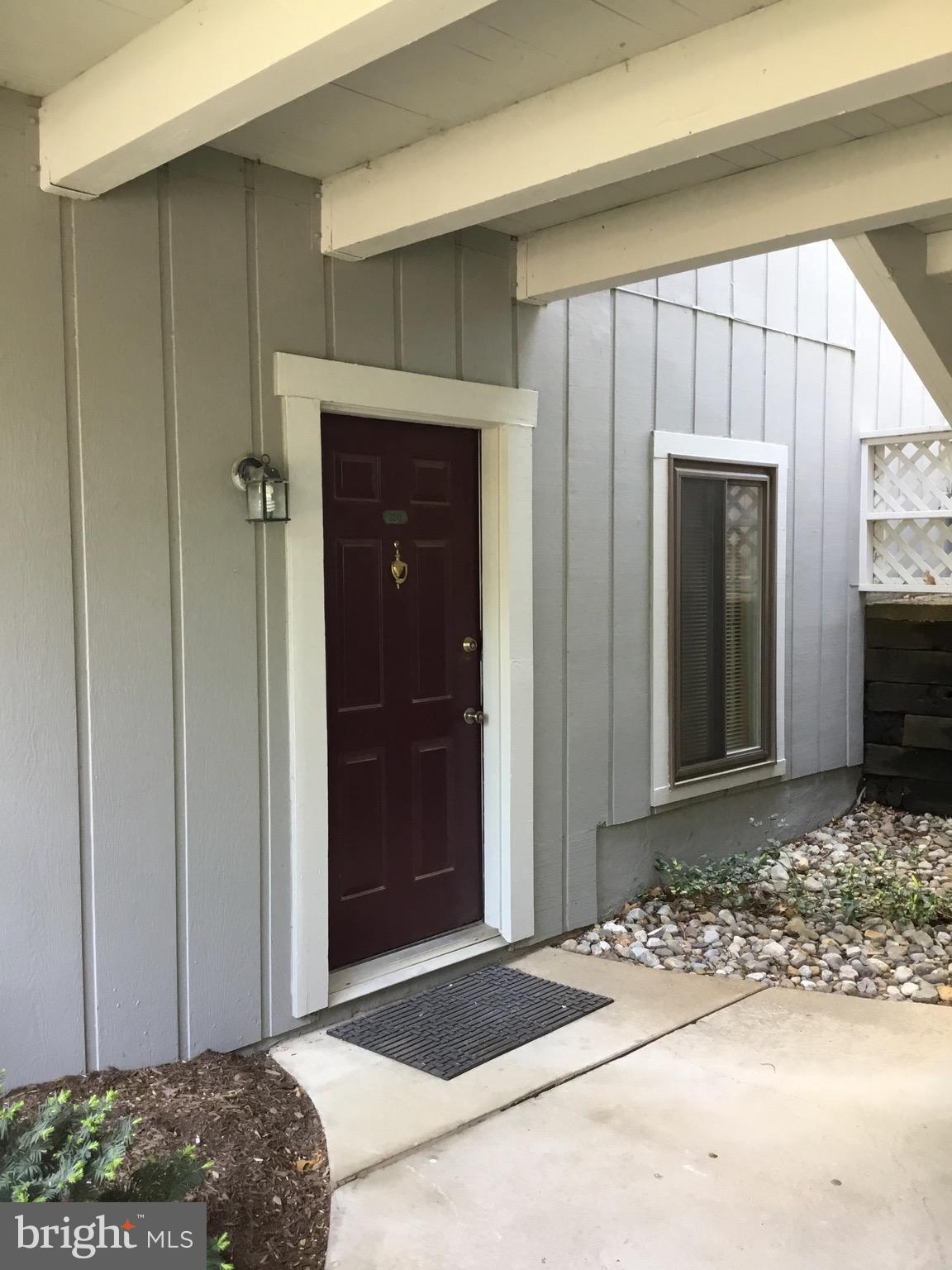 2215 Hunter's Run Drive, Unit 2215 Reston, VA 20191 - Photo 3 of 26 Entry to Home