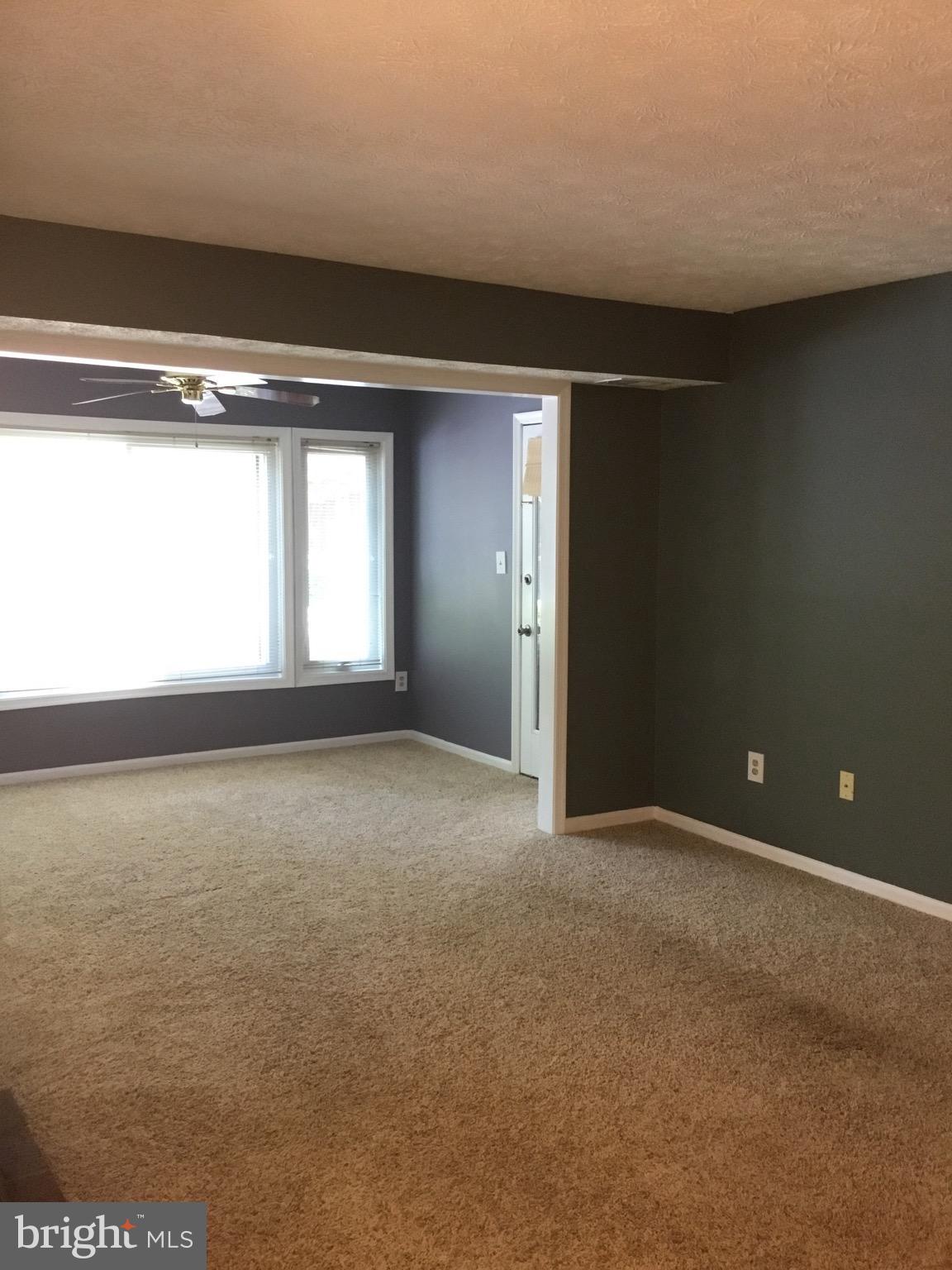 2215 Hunter's Run Drive, Unit 2215 Reston, VA 20191 - Photo 7 of 26 Living Room