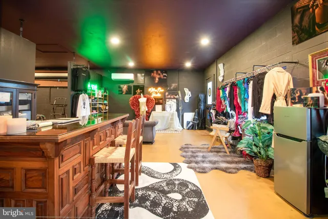 a picture of a black and white wall