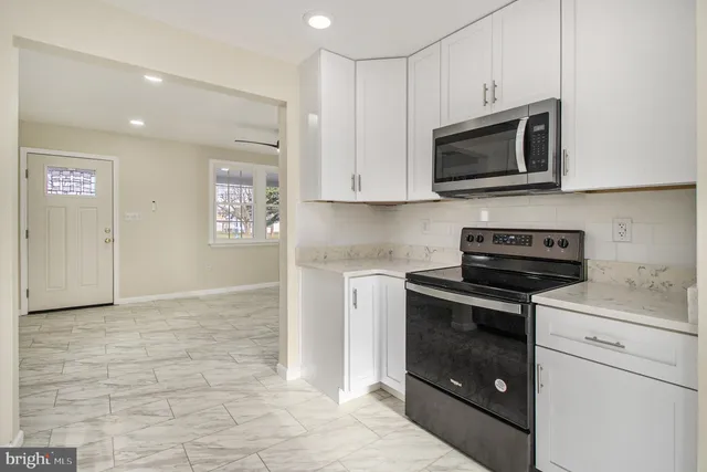 $395,000 | 711 West County Line Road, Hatboro, PA 19040