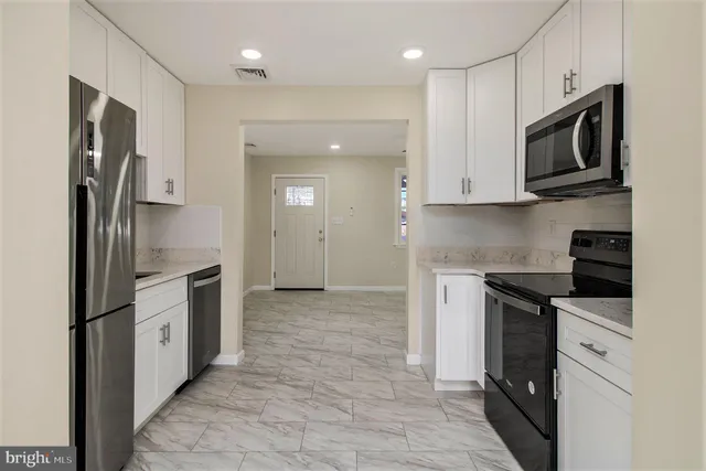 $395,000 | 711 West County Line Road, Hatboro, PA 19040