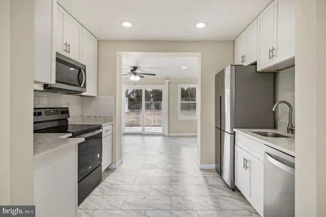 $395,000 | 711 West County Line Road, Hatboro, PA 19040