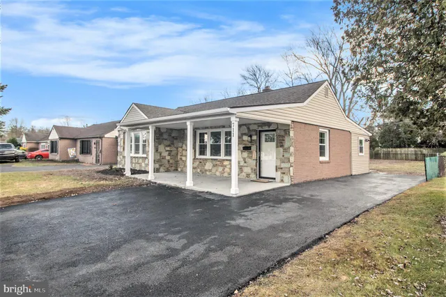 $395,000 | 711 West County Line Road, Hatboro, PA 19040
