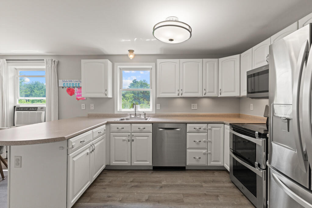 16 Beech Ridge Road Scarborough, ME 04074 - Photo 9 of 45 DSC06377