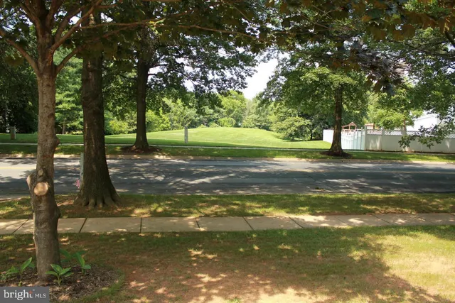 $3,500 | 18717 Flower Hill Way, Gaithersburg, MD 20879