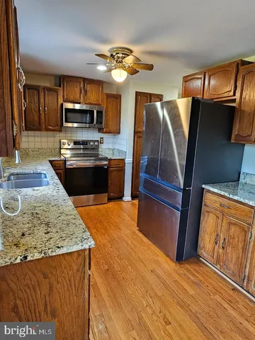 $3,500 | 18717 Flower Hill Way, Gaithersburg, MD 20879