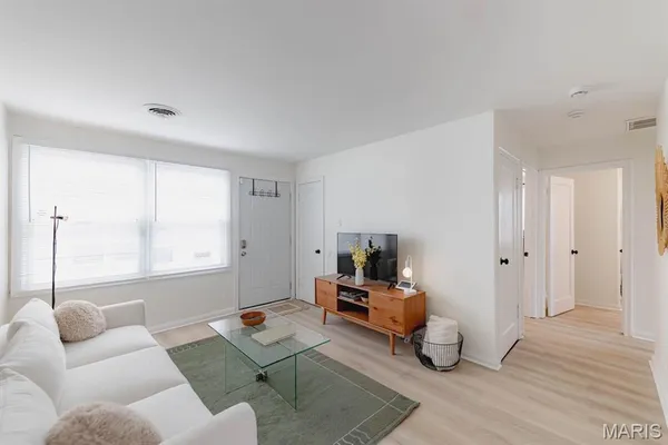 $345,000 | 1231 Louisville Avenue, St. Louis, MO 63139