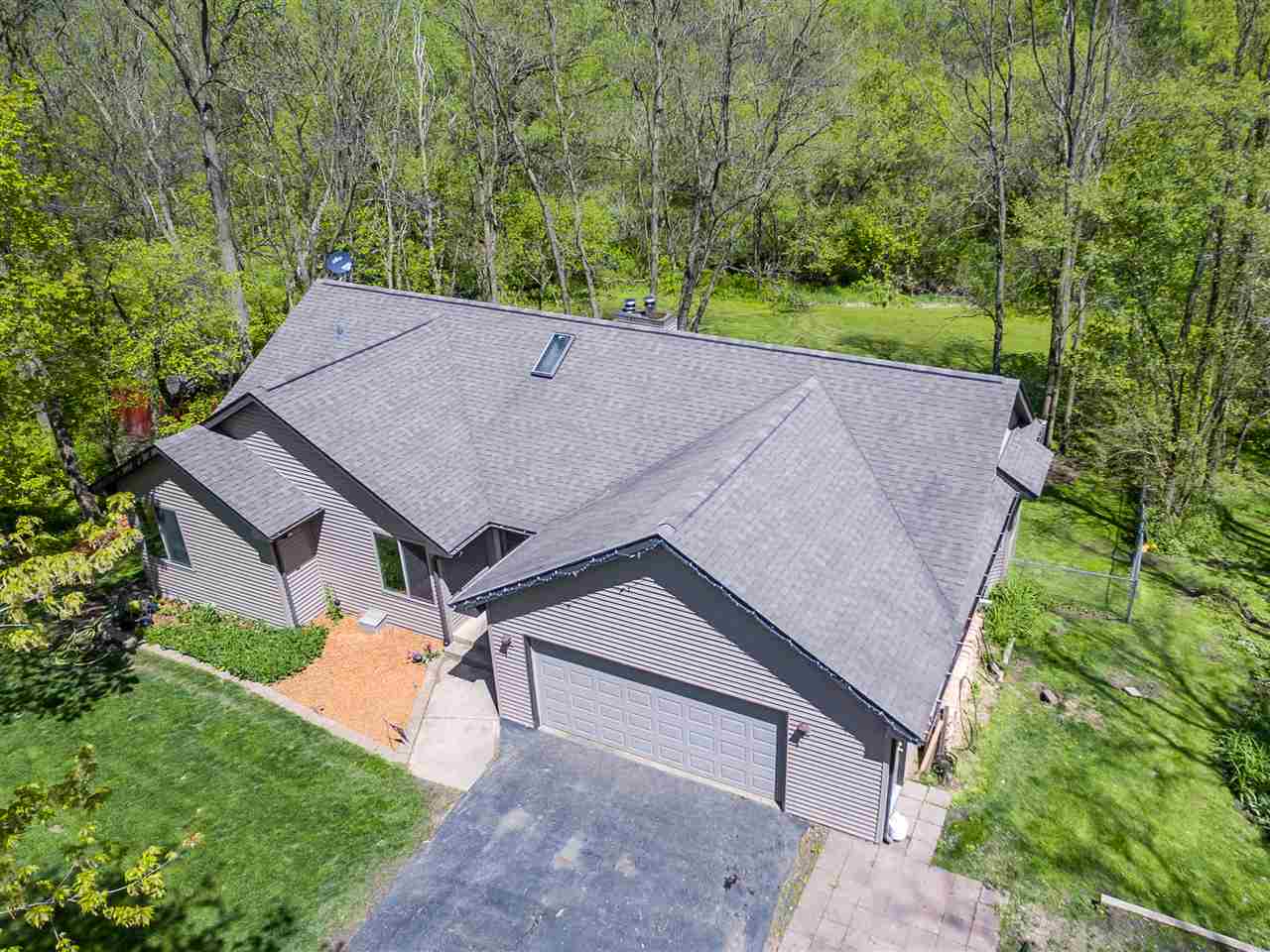 10201 North Campbell Road Durand, IL 61024 - Photo 2 of 20 an aerial view of a house with a yard