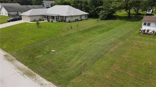 $20,000 | 202 West 24th Street, Higginsville, MO 64037